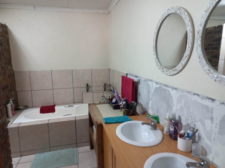 7 Bedroom Property for Sale in Vaal Power A H Free State